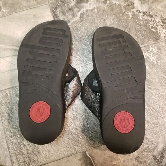 Fitflop Lulu Shimmer Black Silver Microwobbleboard Wedge Thong Sandals Woman's 8 - Picture 9 of 10